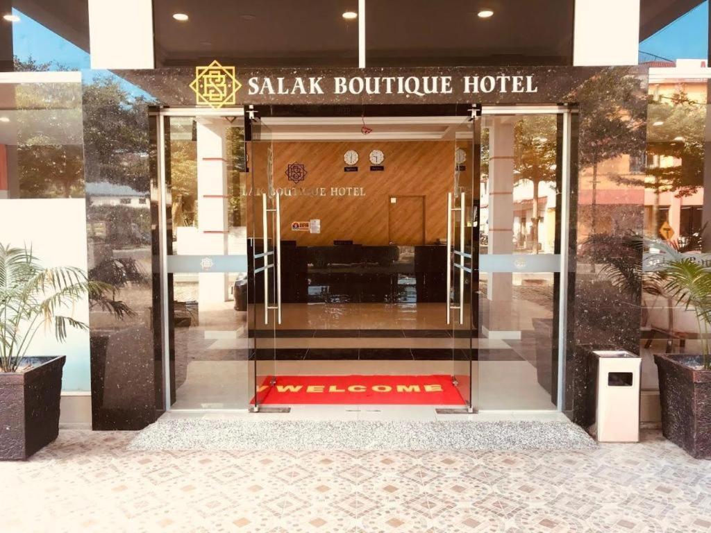 Salak Boutique Hotel Sepang Exterior photo